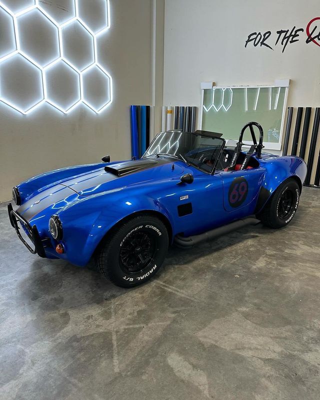KPMF Indulgent Blue K75405 Vinyl