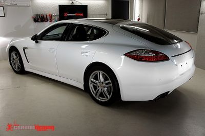 Avery Gloss White