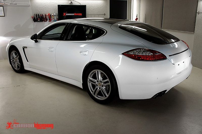 Avery Gloss White