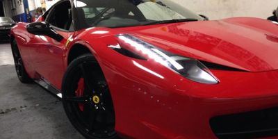 Avery Gloss Cardinal Red