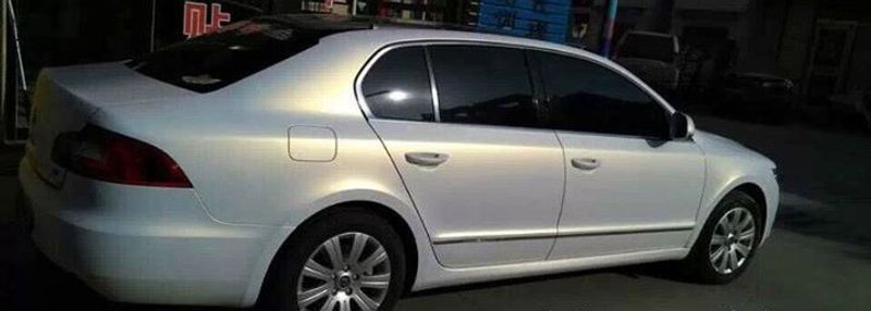 VN WRAP - MATTE CHAMELEON WHITE & GOLD VINYL