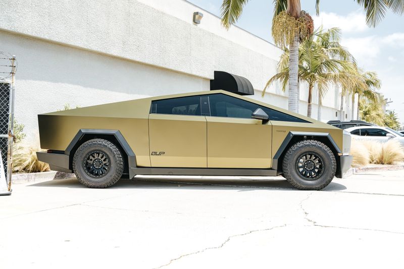 KPMF Matt Gold Eclipse K75581 Vinyl