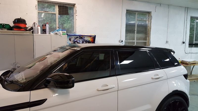 Avery Gloss Black