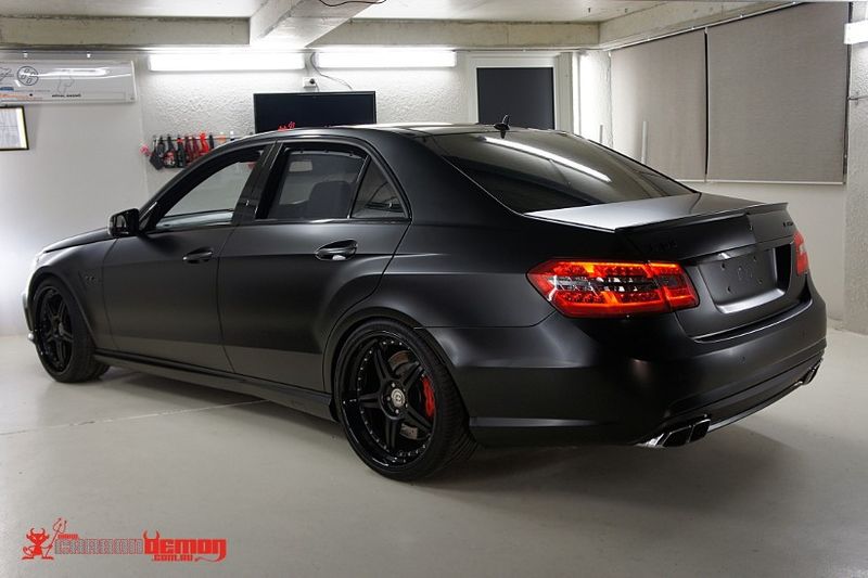 Avery Satin Black