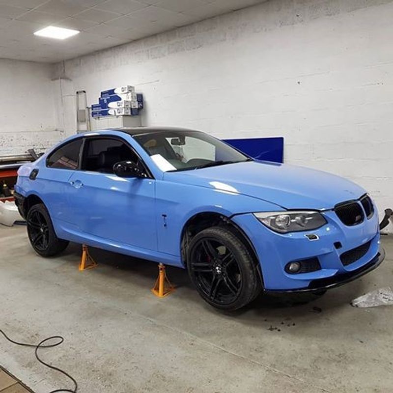 Avery Gloss Smoky Blue