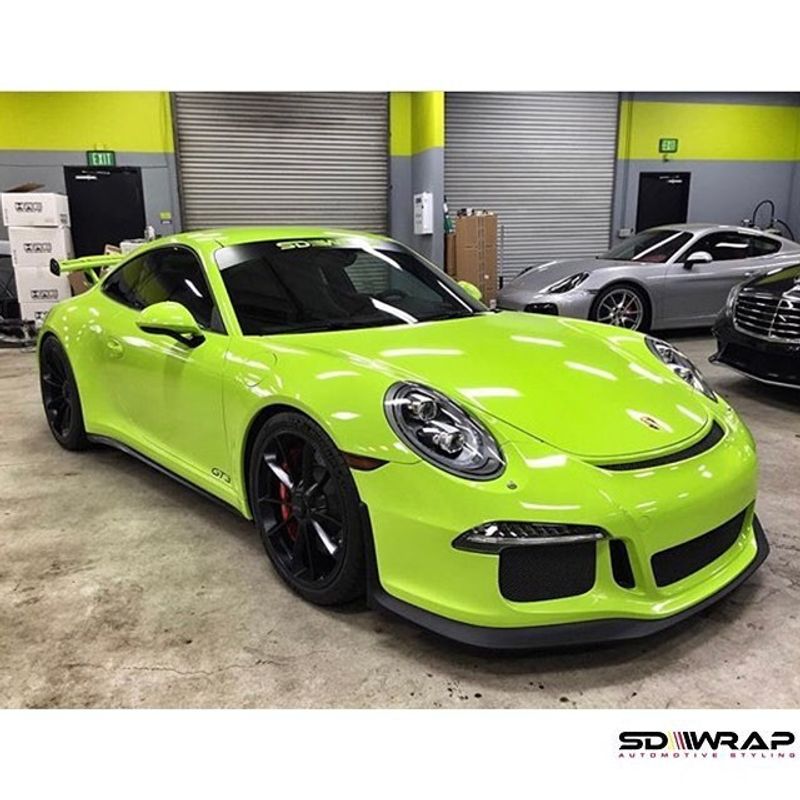 Avery Gloss Lime Green
