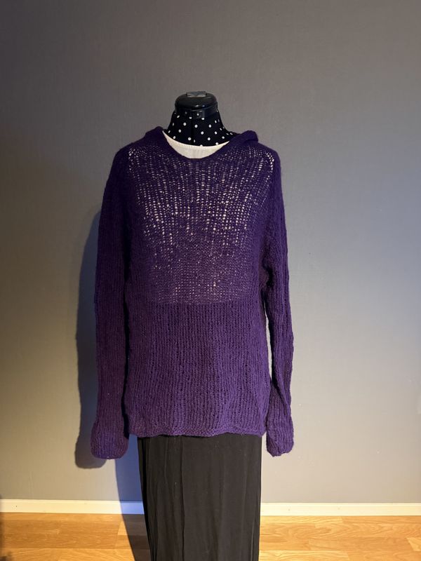 Lila tunika med luva