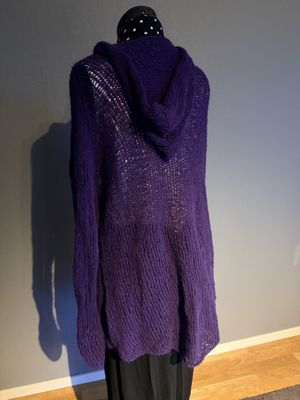 Lila tunika med luva