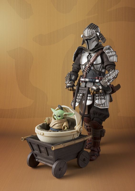 Star Wars: The Mandalorian - Ronin Mandalorian Beskar Armor and Grogu PVC Statue