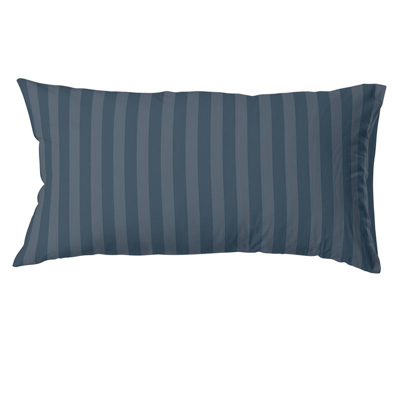 Randigt marinblått örngott av mjuk satinkvalité med måtten 50X90cm