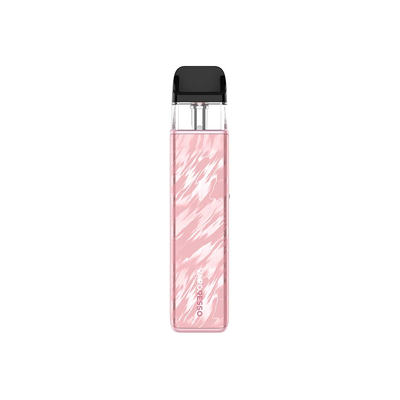 Vaporesso XROS 5 MINI i färgen Flowing Pink – kompakt e-cigarett med transparent pod och mönstrad design i rosa toner