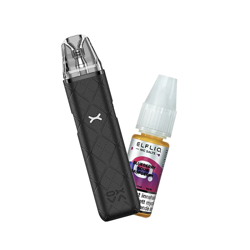 OXVA Xlim Go Pod Kit bredvid Elfliq Blueberry Sour Raspberry flaska, placerade mot en ljus bakgrund.