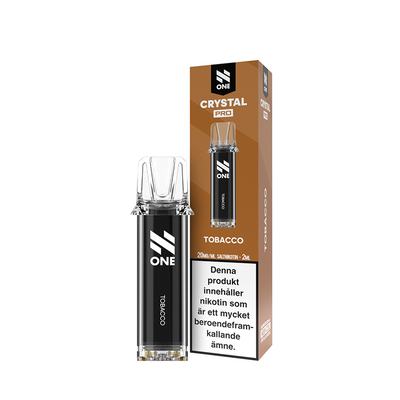 På bilden syns en pod och en låda. Podden är svart och på den står det n one tobacco. Lådan är brun och på den står det n one crystal pro tobacco 20mg/ml saltnikotin 2ml