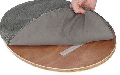 Vägghängd sovhylla grått tyg