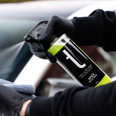 apex quick wash wash less rinse less rengörande snabbvax tvätta bilen vart som helst vax sprayvax skyddande rengörande för bil båt motoryckel husbil husvagn båt segelbåt vattenskoter motorcykel cykel fälgar tar bort flugor och mygg vaxande skyddande hinna glans glossy gloss tershine tearshine spraylackskydd sprayvaxa vattenfri tvätt quick detailer