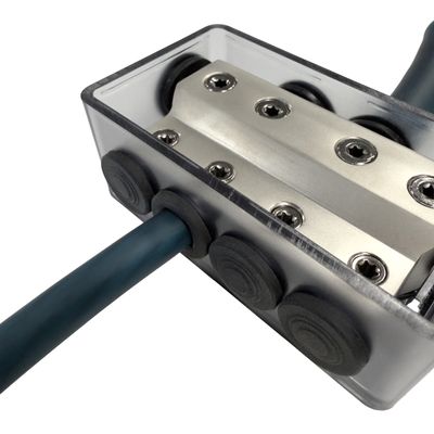 FOUR 	4-600440 STAGE 2 DISTRIBUTION BLOCK, 4X50MM2 TO 4X25MM2