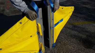 AquaGuard 1150F – Tyngsta Skärmlänsan för Offshore, Industrihamnar och Kraftigt Exponerade Vatten, 1150 mm, Gul