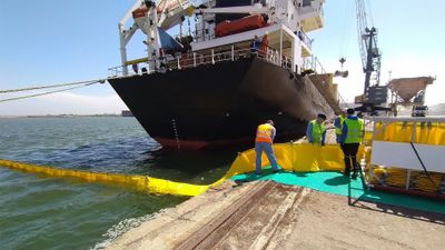 AquaGuard 1150F – Tyngsta Skärmlänsan för Offshore, Industrihamnar och Kraftigt Exponerade Vatten, 1150 mm, Gul