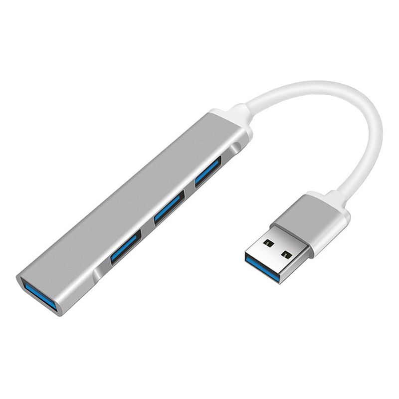 Närbild på en silverfärgad USB A-hubb med 4 USB 3.0-portar.