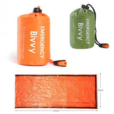 Orange Emergency Bivvy sovsäck utvikt till 215 x 90 cm för nödsituationer och värmeskydd.