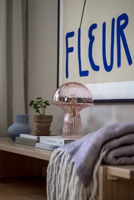 Fungo bordslampa rosa