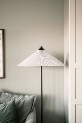 Matisse golvlampa svart/vit