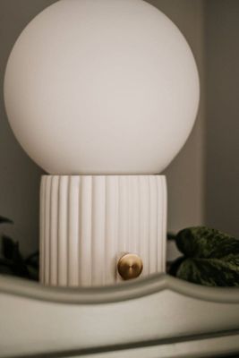 Hubble bordslampa 22 vit
