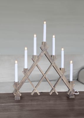 Rut ljusstake betsad brun