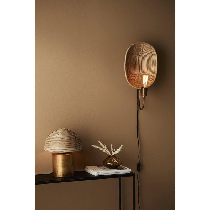 Bess vägglampa