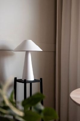 Cannes bordslampa vit