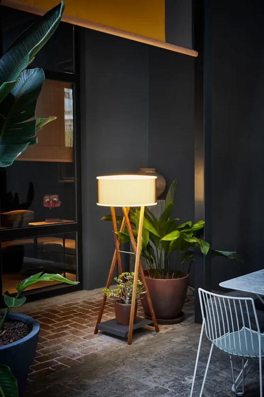 Cala golvlampa Irokoträ