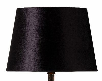 Lola skärmar svart