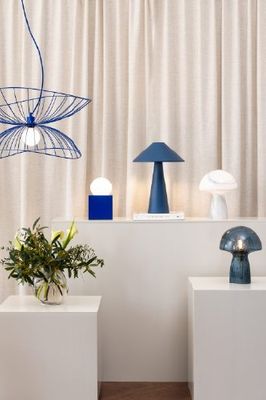 Fungo bordslampa swirl blå