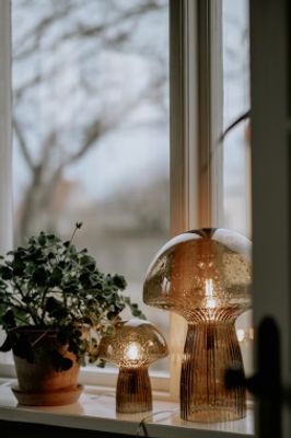 Fungo bordslampa brun
