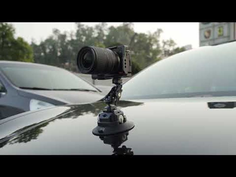 Montera actionkamera på bilruta med snabbkoppling