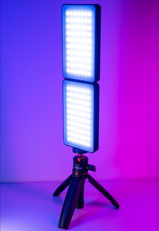 Vikbar LED-panel med RGB