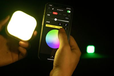 Magnetisk liten lila LED-panel med RGB som styrs via app