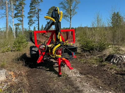 Färdigbyggd | KTS Huggarvagn 7,0 ton med 5,4 m-kran