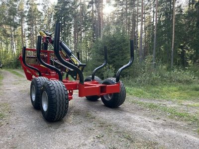 Färdigbyggd | KTS Huggarvagn 8,5 ton med 6,4 m-kran