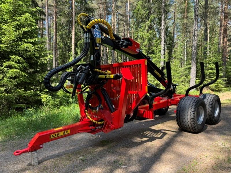 Färdigbyggd | KTS Huggarvagn 8,5 ton med 6,4 m-kran