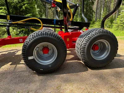 Färdigbyggd | KTS Huggarvagn 10,0 ton med 7,5 m-kran