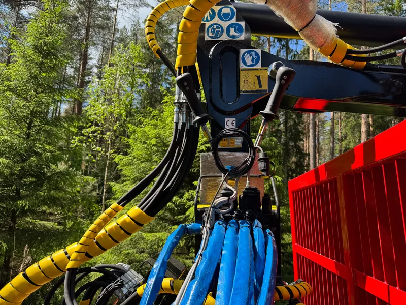 Färdigbyggd | KTS Huggarvagn 10,0 ton med 7,5 m-kran