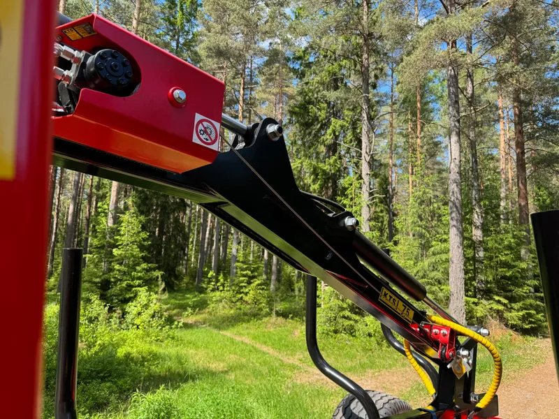 Färdigbyggd | KTS Huggarvagn 10,0 ton med 7,5 m-kran