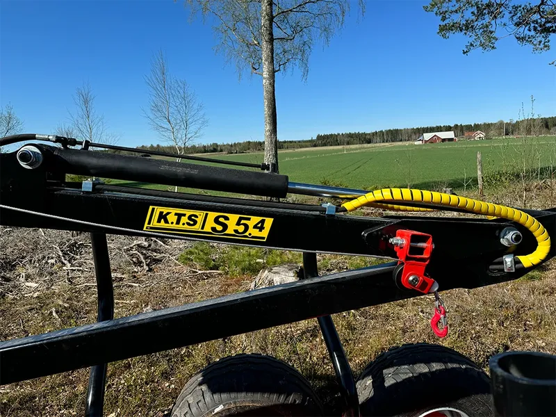Färdigbyggd | KTS Huggarvagn 7,0 ton med 5,4 m-kran