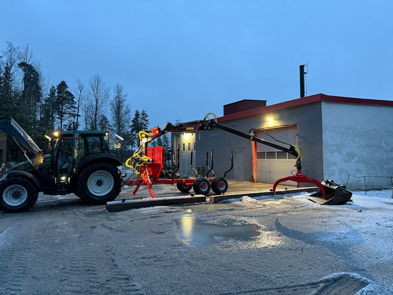 Färdigbyggd | KTS Huggarvagn 10,0 ton med 6,7 m-kran