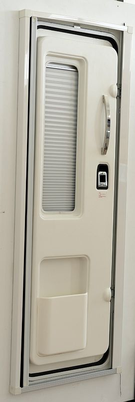 MD03 Dörr för Husvagn/Husbil 603×1813 mm