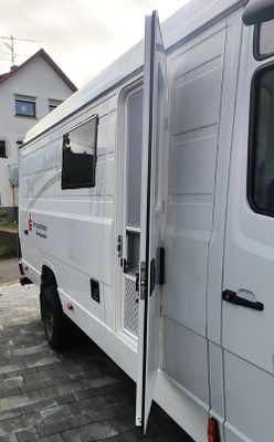 Dörr för husvagn/ husbil - 620x1600 mm | M1-lås & E1-fönster |