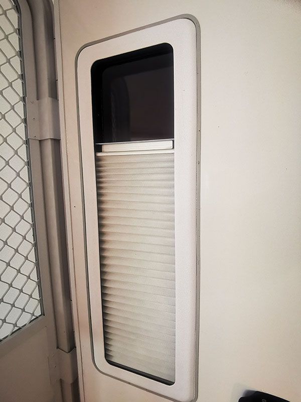 Dörr för husvagn eller husbil 580 x 1930 mm