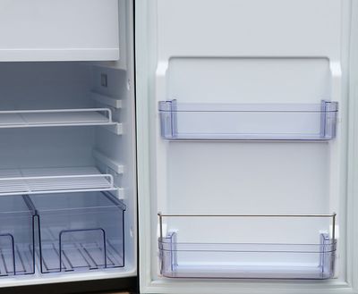 Kylskåp med frys, 105 liter (H×B×D: 810×475×530 mm)