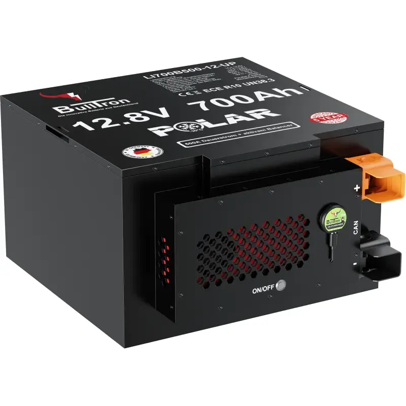 Baksida av BullTron 700Ah 12,8V LiFePO₄ Polar batteri med M8-anslutningar och BMS